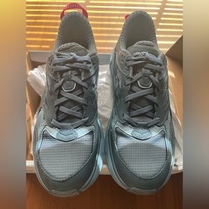 Women’s HOKA. Size 7